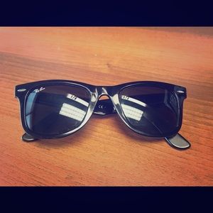 Ray-Ban Wayfarers with black Case